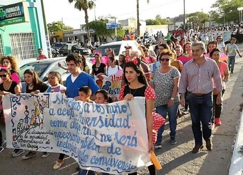 Nievas acompañó la caminata por la inclusión en Castelli