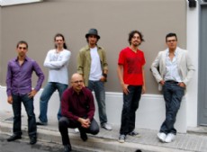 El grupo realiz� giras por todo el pa�s y particip� ya en numerosos festivales de jazz y encuentros de m�sicos.