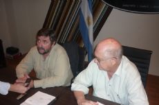 El Director del Bosques Miguel L�pez junto al Sub Secretario de Recursos Naturales de la Provincia, Miguel Brunswing dieron detalles de la medida.