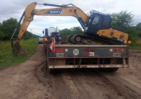 El Gobierno provincial continúa con trabajos de limpieza y desobstrucción de canales en Las Garcitas
