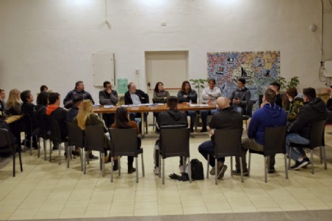 Reunión del municipio junto a comerciantes de la ciudad por la venta de alcohol