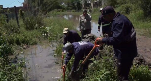 Sameep trabajó en la instalación de bombas y drenaje en Barranqueras