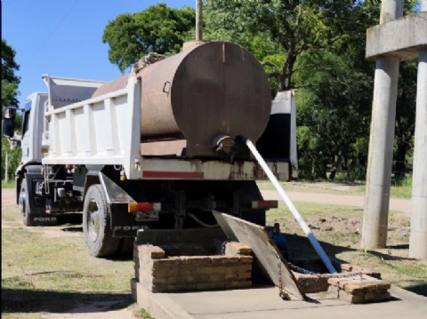 El Municipio de Colonia Elisa refuerza la asistencia con agua a las familias