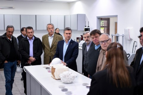 El Gobierno provincial acompañó la presentación de tecnología que mejora la producción y calidad del algodón