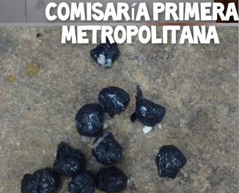 Resistencia: intentó ingresar marihuana oculta dentro de un pollo para un detenido y terminó aprehendido