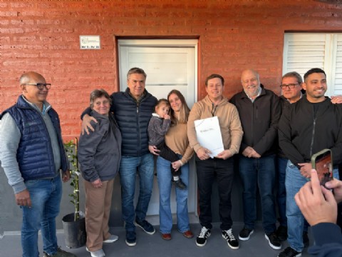 El Gobierno provincial entregó viviendas a familias de Coronel Du Graty
