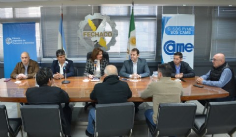 Presentaron el programa "Puente al Empleo" ante empresarios pymes