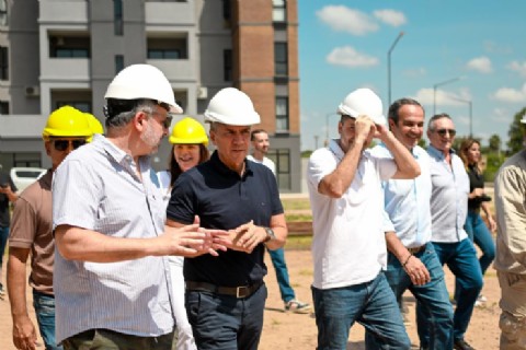 El Gobierno provincial supervisó el avance de nuevos departamentos que se ejecutan en Sáenz Peña