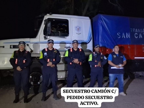Detuvieron un camión con pedido de secuestro en Villa Ángela