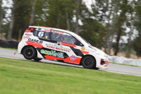 Buchholz entre los que ya cumplen los requisitos para ser campeones de Turismo Pista