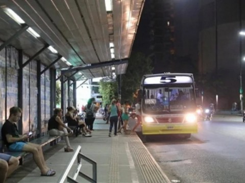 Empresas de transporte público informaron que la mayoría dejará de circular desde las 22 horas