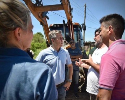 El Gobierno provincial refuerza la limpieza de canales y el zanjeo en Puerto Tirol y Barranqueras