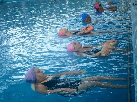 El Instituto del Deporte Chaqueño habilitó la pileta climatizada y comenzaron las actividades