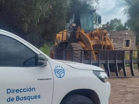 Frenaron un desmonte ilegal en Las Piedritas, e incautaron una maquinaria