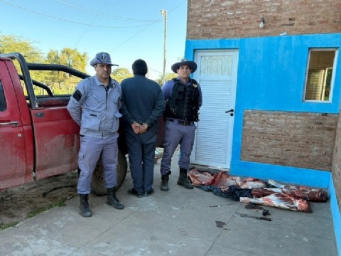Secuestraron carne, un arma y una camioneta en Miraflores