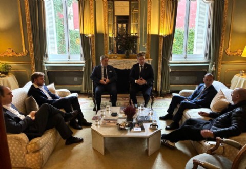 El gobernador Zdero se reunió con representantes de Santander Group para impulsar inversiones