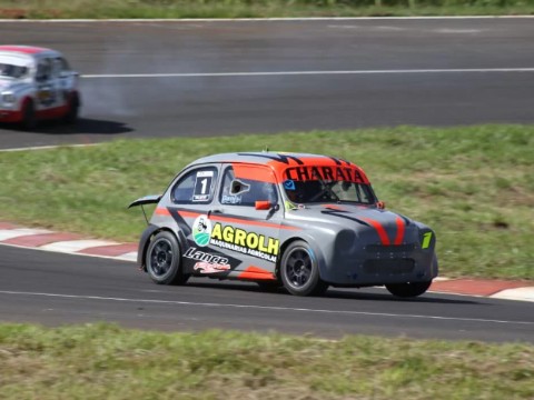 Daniel Salas ganó en Posadas y sigue imparable en el Misionero de Pista