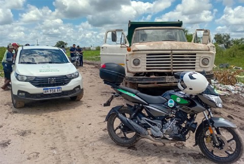 Resistencia: secuestran un camión por arrojar basura en la vía pública