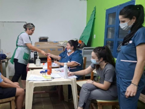 Salud llegó a Villa Los Arenales con un operativo sanitario en Las Breñas