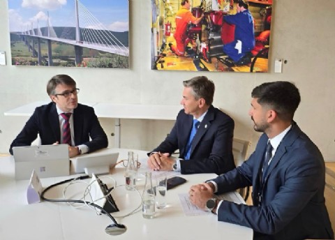 El gobernador Zdero fue recibido en el Banco Europeo de Inversiones para analizar financiamiento de proyectos