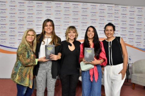 La escritora Natalia Zito presentó el libro "Veintisiete noches"