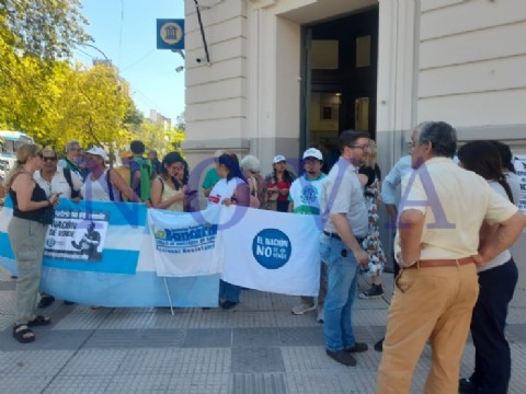 La Asociación Bancaria de Resistencia rechaza la decisión de convertir el Banco Nación en Sociedad Anónima