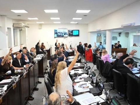 La Legislatura aprobó el Presupuesto provincial 2026