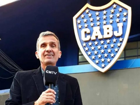 VIDEO | El adiós a una gloria del fútbol que pasó sus días de periodista dejando una huella imborrable