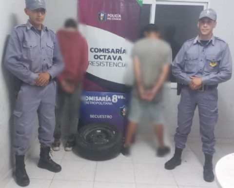 Rompieron la ventanilla de un auto para llevarse una rueda de auxilio en Resistencia