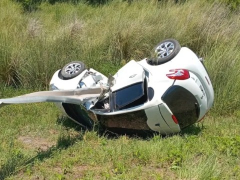 Una conductora perdió el control de su vehículo y despistó en Basail