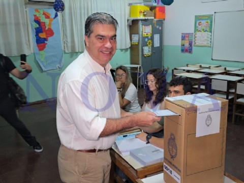 VIDEO | #Elecciones2025: votó Capitanich y deseó "una excelente jornada cívica y democrática"