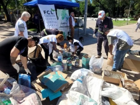 Retomaron la campaña de reciclaje en la Plaza 25 de Mayo de Resistencia