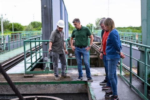 El gobernador Zdero supervisó obras de desagües y defensas en el Gran Resistencia