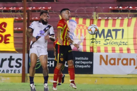 Sarmiento cayó en el “Centenario” en el estreno de la temporada ante Juventud Antoniana