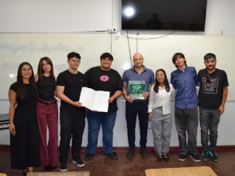 Estudiantes de Periodismo fueron distinguidos por documental sobre la crisis habitacional en el Gran Resistencia