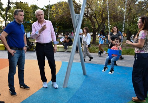 El Gobierno provincial acompañó la inauguración de la renovada Plaza 9 de julio de Resistencia