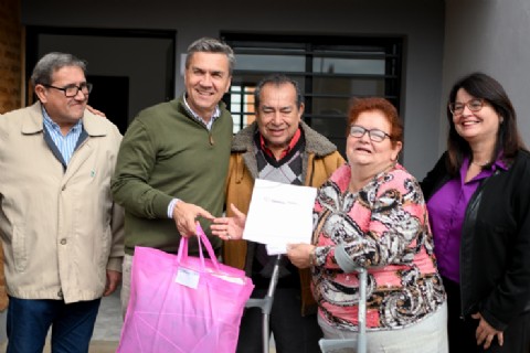 El Gobierno provincial entregó viviendas en la Chacra 214 y destacó la recuperación de la confianza en el IPDUV