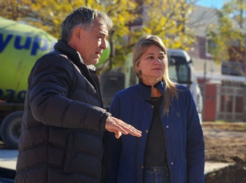 El Gobierno provincial ejecuta pavimento con obras de desagües e iluminación en Resistencia