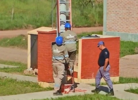 Secheep eliminó 31 conexiones eléctricas irregulares en el barrio Altos de Urunday