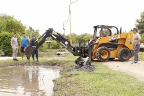 El Gobierno provincial refuerza tareas de limpieza y saneamiento en Barranqueras