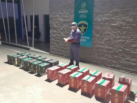 Detectaron que transportaban 27 cajas de whisky en una camioneta sin aval aduanero