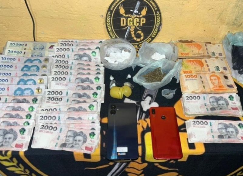 Dos detenidos y secuestro de drogas, dólares y celulares tras allanamientos en San Bernardo