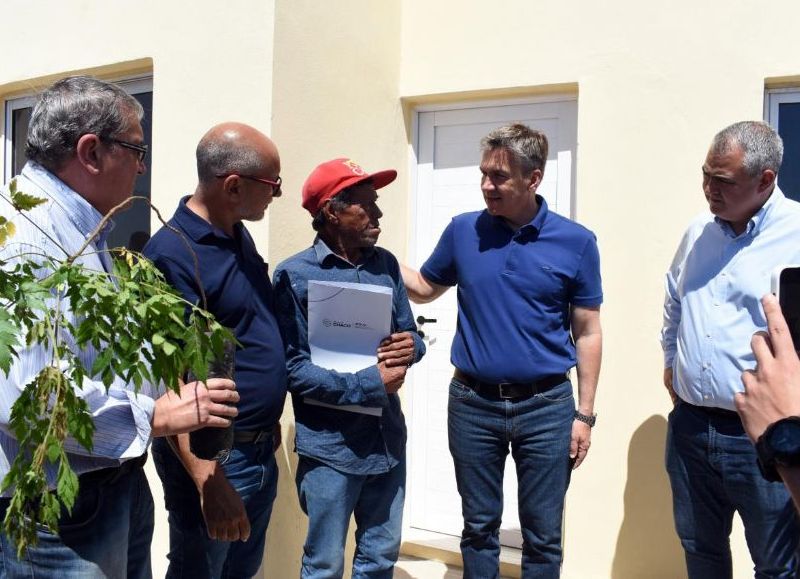 El Gobierno provincial entregó viviendas recuperadas de la corrupción ex IAFEP