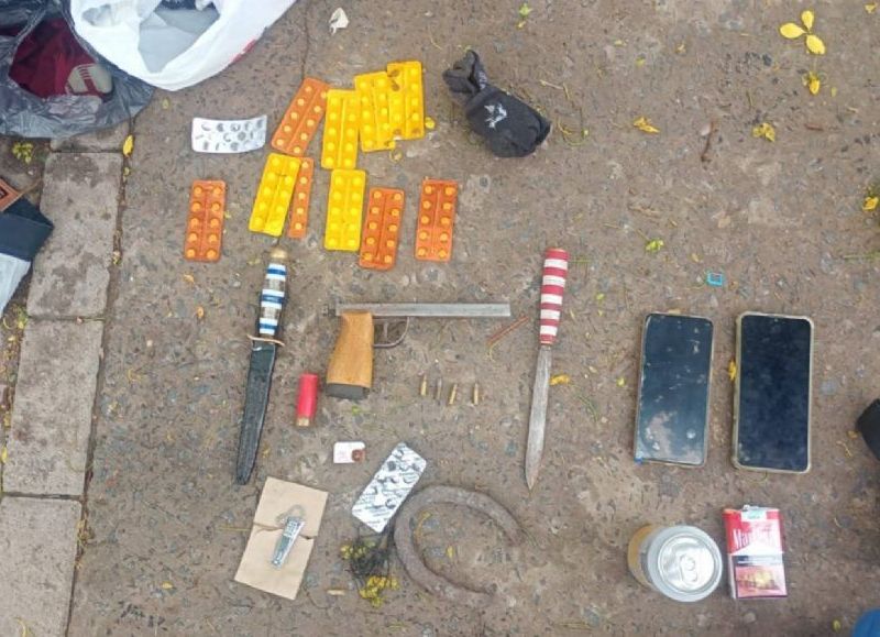 Demoraron a un hombre con armas y pastillas en la Terminal de Resistencia