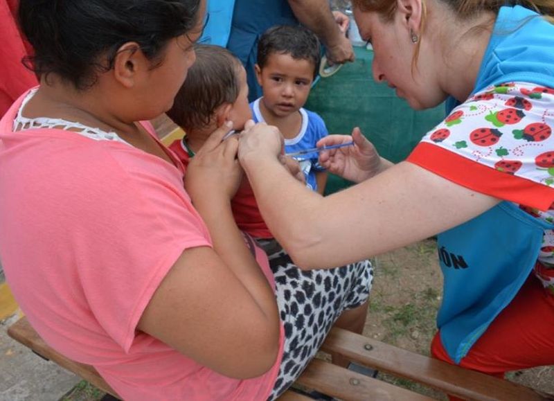 Salud insta a las familias chaqueñas a vacunar a los niños contra el sarampión