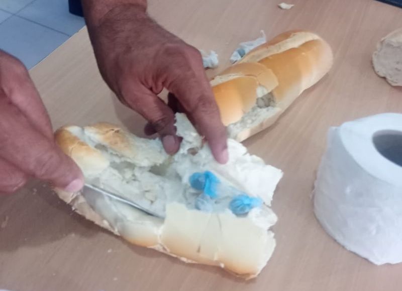 Descubrieron a una mujer que intentó ingresar drogas a su hermano en la comisaría de Charata