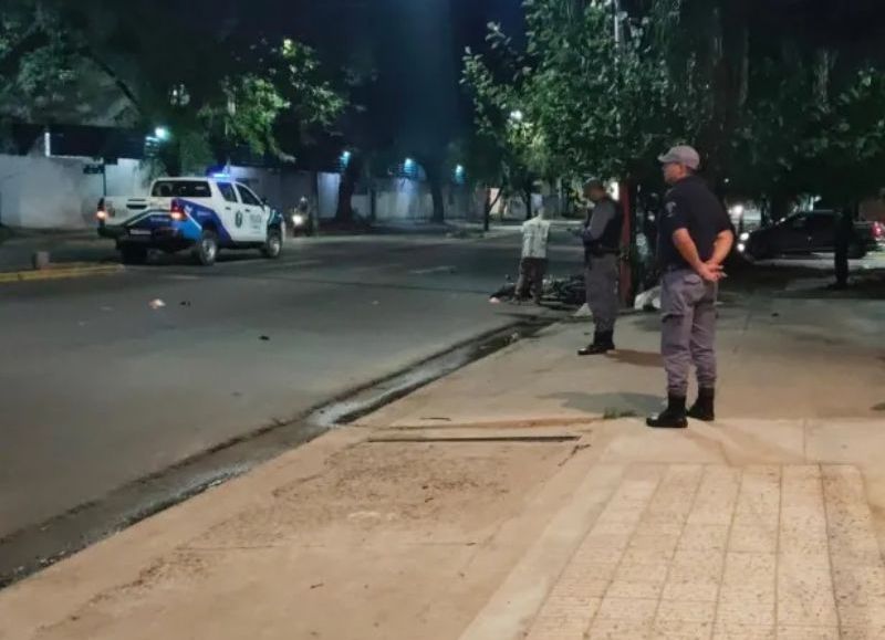 Accidente fatal y fuga en la madrugada de Resistencia: falleció un joven motociclista