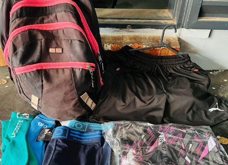 Detuvieron a un hombre que intentó robar ropa de un local en Fontana