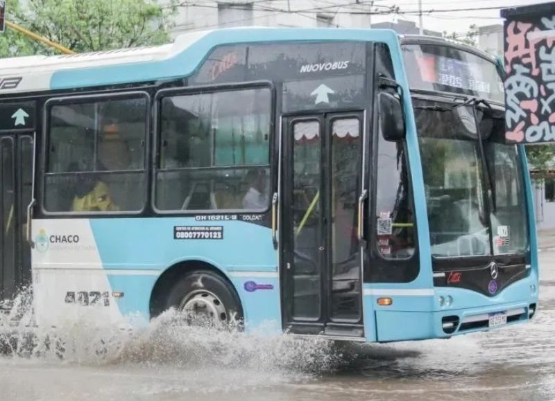Suspendieron el servicio de transporte público en Resistencia por el temporal