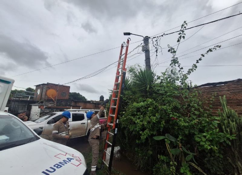 Hombre fallece al recibir una descarga eléctrica mientras reparaba su casa en Resistencia